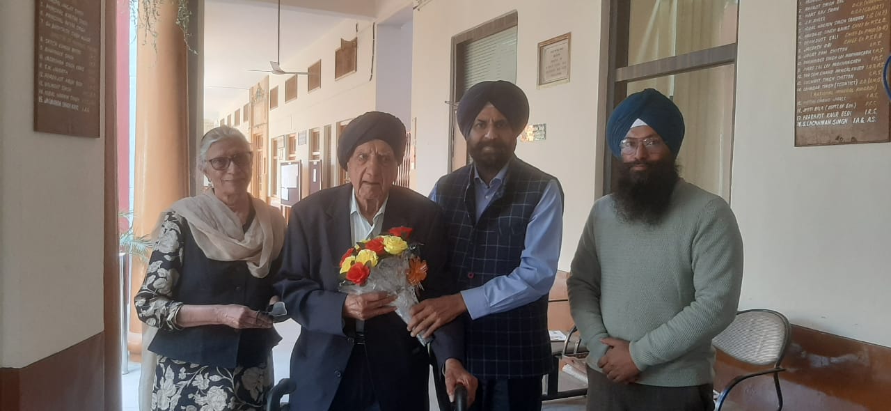 बाबू हरि सिंह बासी ने उद्यमिता केंद्र का विशेष दौरा किया